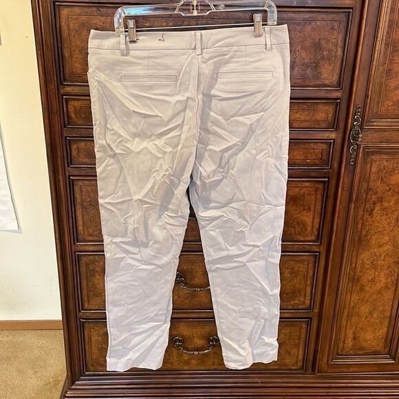 NWOT Mario Serrani light grey woman’s slacks - Picture 5 of 5